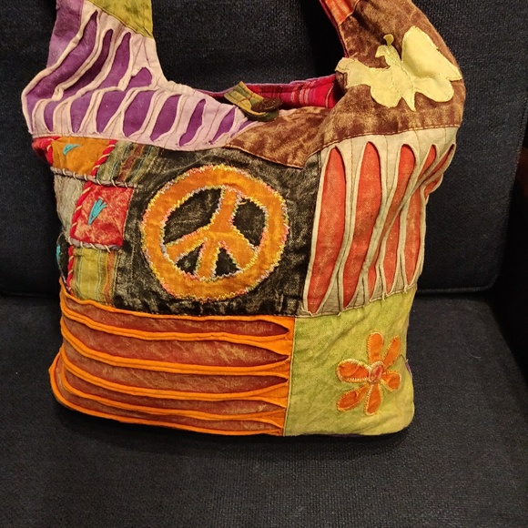 Multicolored oversized crossbody hobo bag - Picture 8 of 8